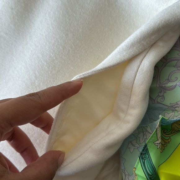 VALENTINO *NEW* Virgin Wool Mini Skirt in Excellent Condition - Picture 3 of 14